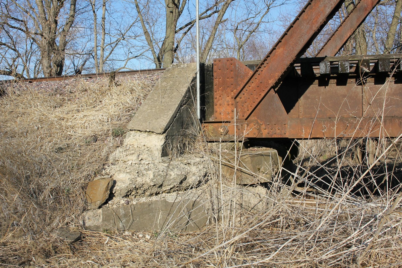 North abutment